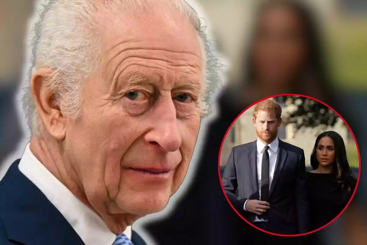 Carlos III de cabello blanco en primer plano con una imagen circular de el príncipe Harry y Meghan Markle en el fondo. Carlos III de cabello blanco en primer plano con una imagen circular de el príncipe Harry y Meghan Markle en el fondo.